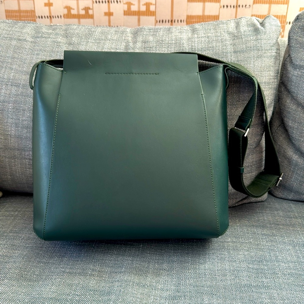 Everlane Form bag